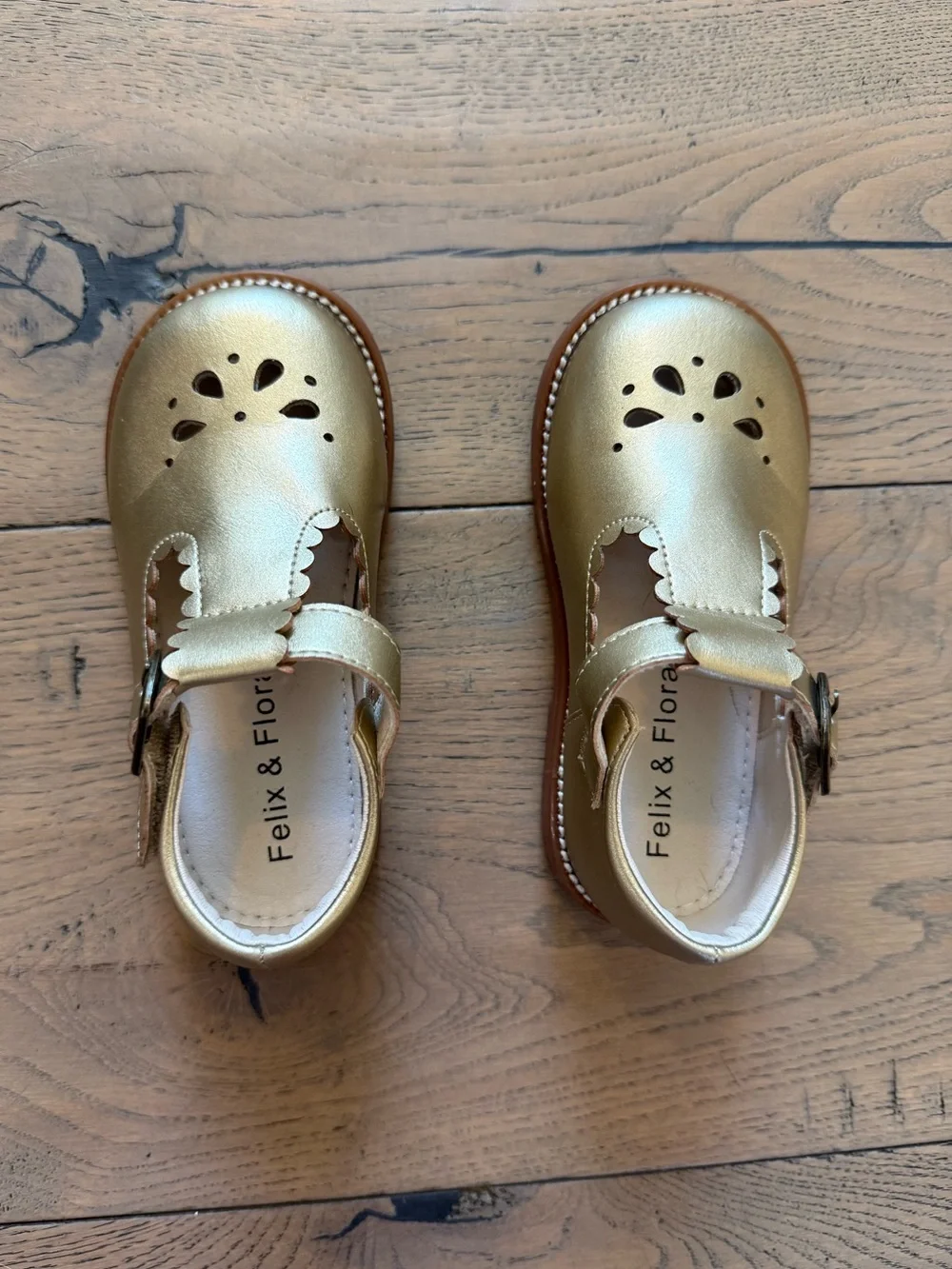 Felix & Flora Gold Mary Jane Shoes Toddler Size 7